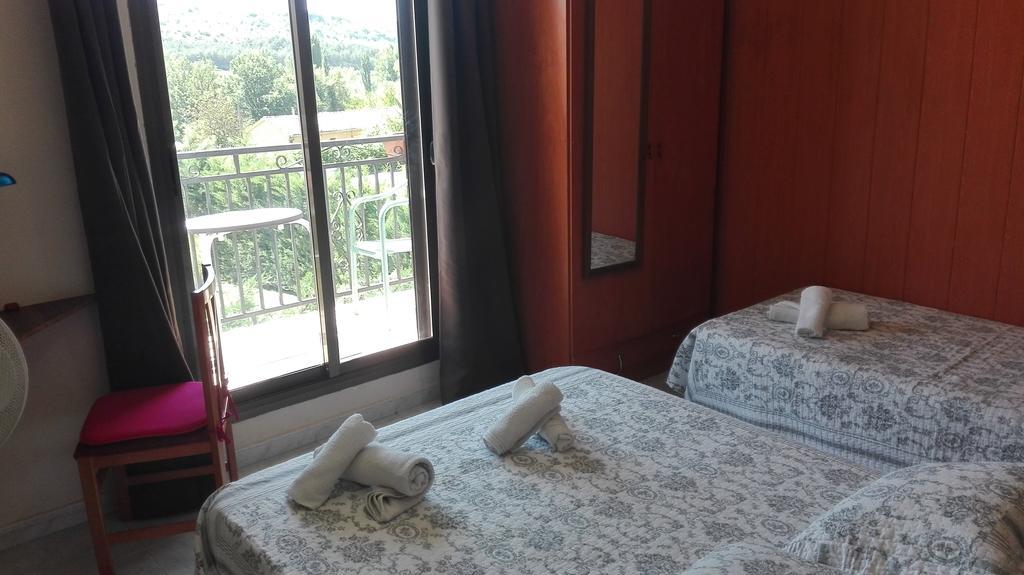 Hostal Escarla Aren Екстериор снимка