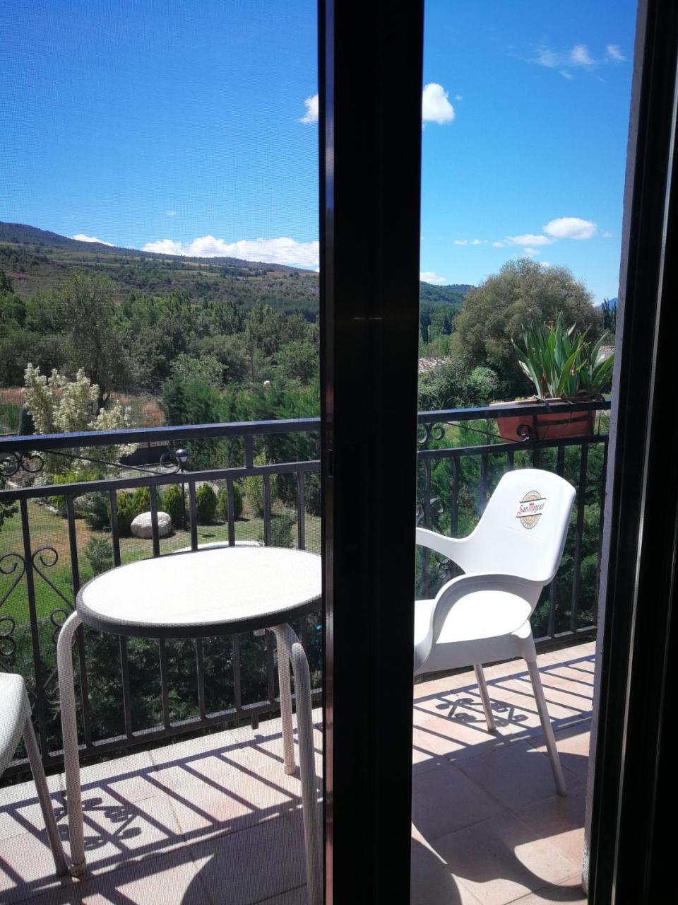 Hostal Escarla Aren Екстериор снимка